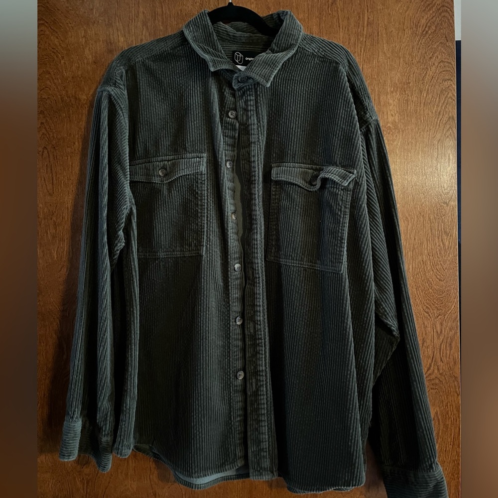 Men’s Army Green Corduroy Button Up